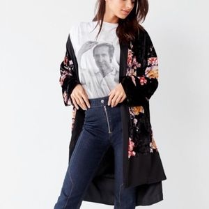 UO Urban Outfitters Out from Under crushed velvet floral kimono jacket M/L